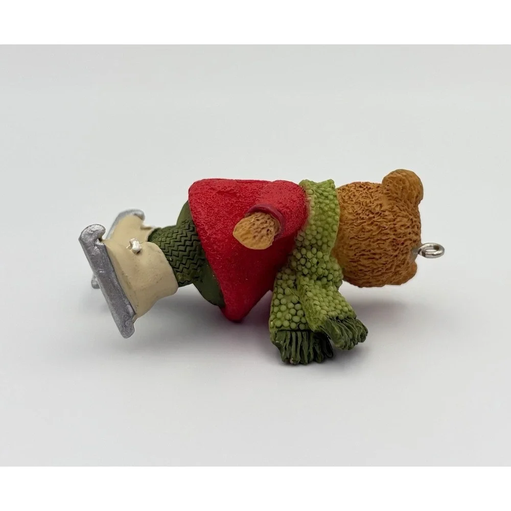 Hallmark 2002 Gracie Skates Snow Cub Club Teddy Bear Christmas Ornament Vintage